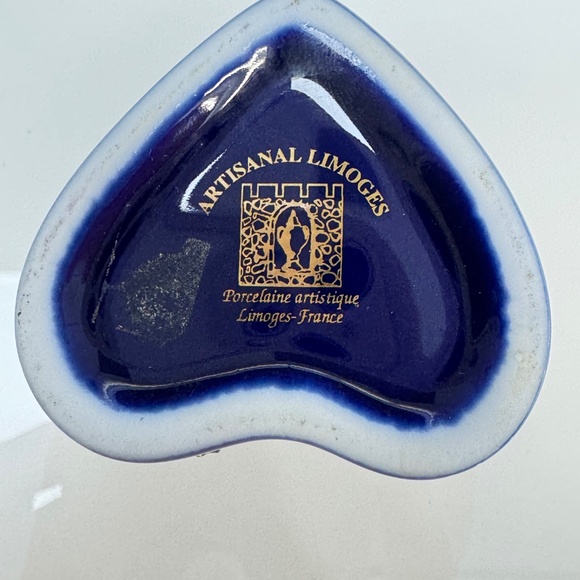 Artisanal Limoges Heart-Shaped Trinket Box - Picture 6 of 7